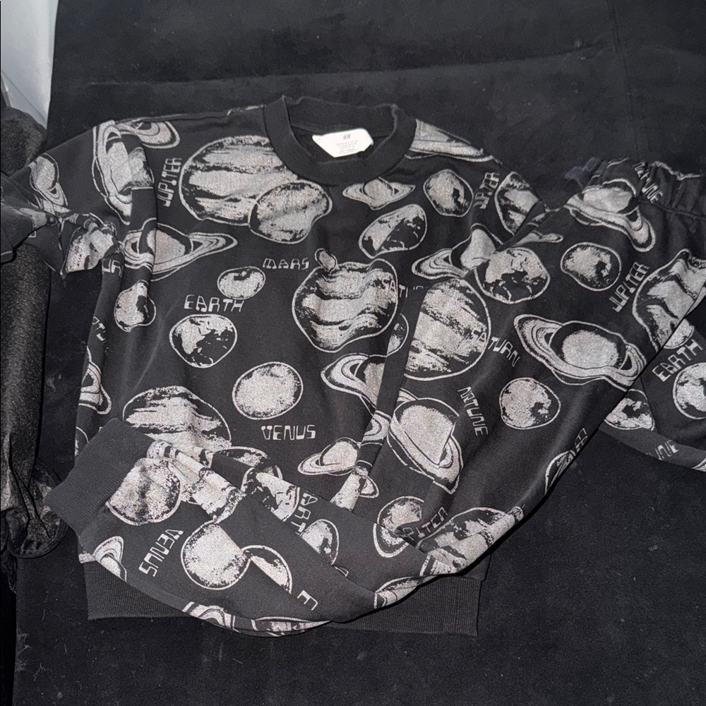 H&M Black Celestial Print Crewneck Sweatshirt set